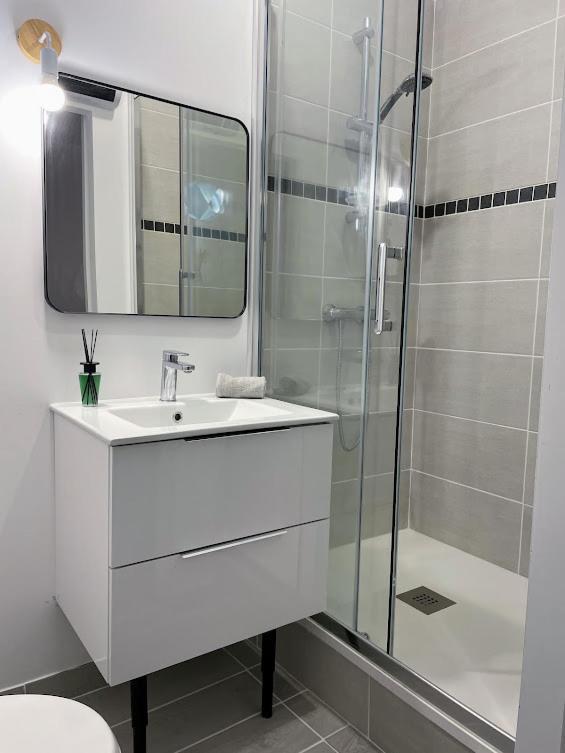 Le Cosy - T2 Avec Petite Cour Dans Centre Historique De Nerac Apartment Exterior foto